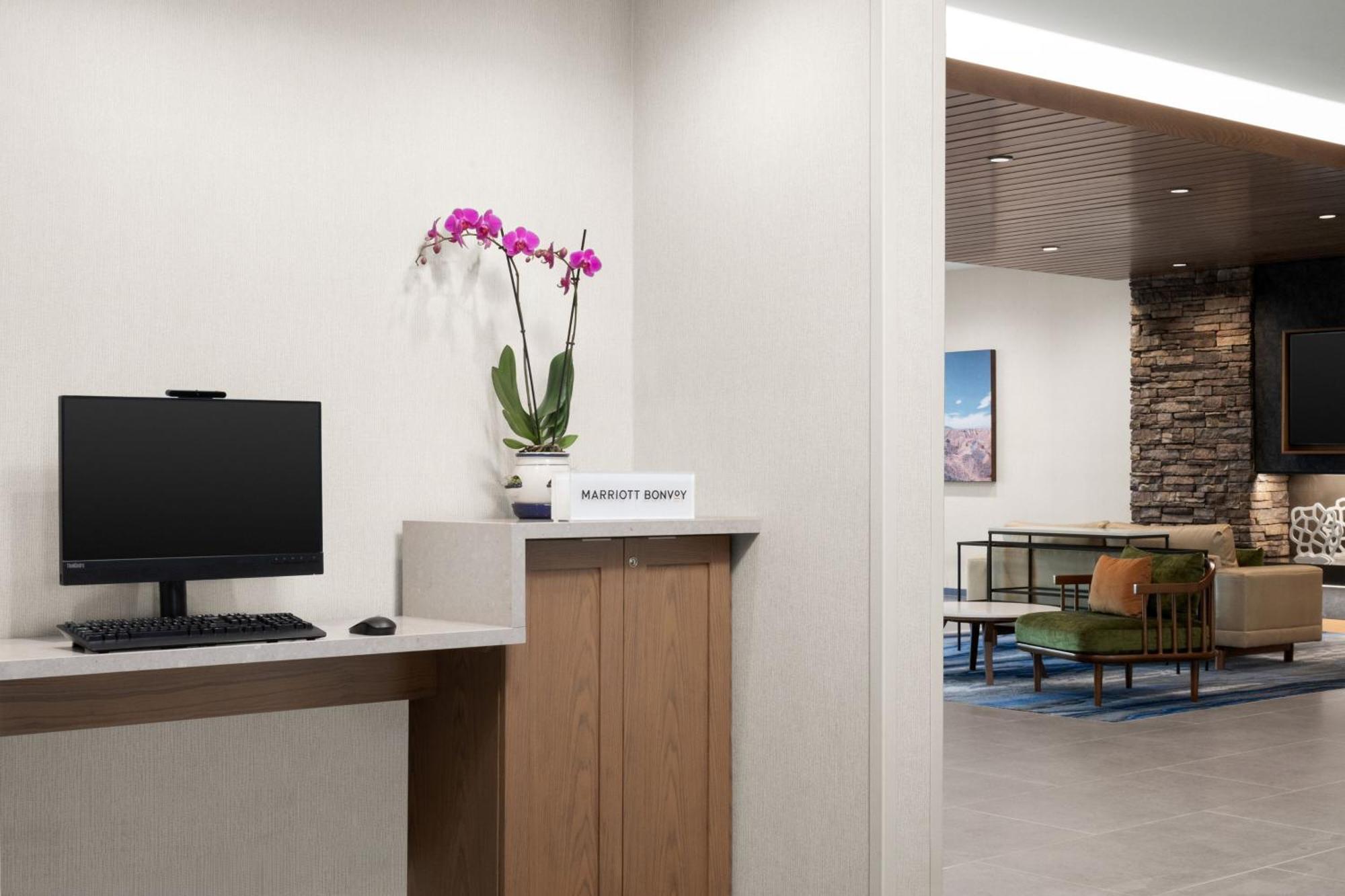 Fairfield By Marriott Inn & Suites Victorville Exterior photo